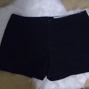 Liz Claiborne classic short NWT  Navy color sz 16